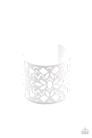 Hacienda Hotspot - White Bracelet