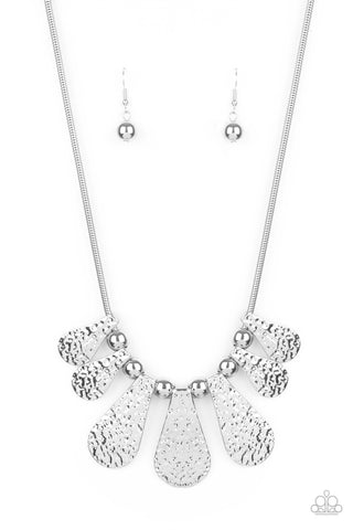 Gallery Goddess - Silver Necklace